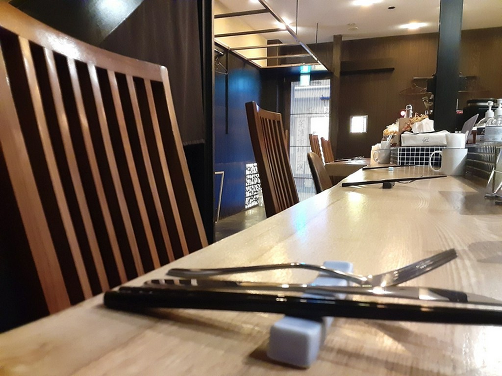 ゆったりしたカウンター席