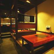 親しみやすい料理が並ぶコースメニューは、幅広い年齢層のゲストを招く会にもってこい。フォーマル過ぎない雰囲気の中、リラックスムードで親睦を深めたい日にオススメです。