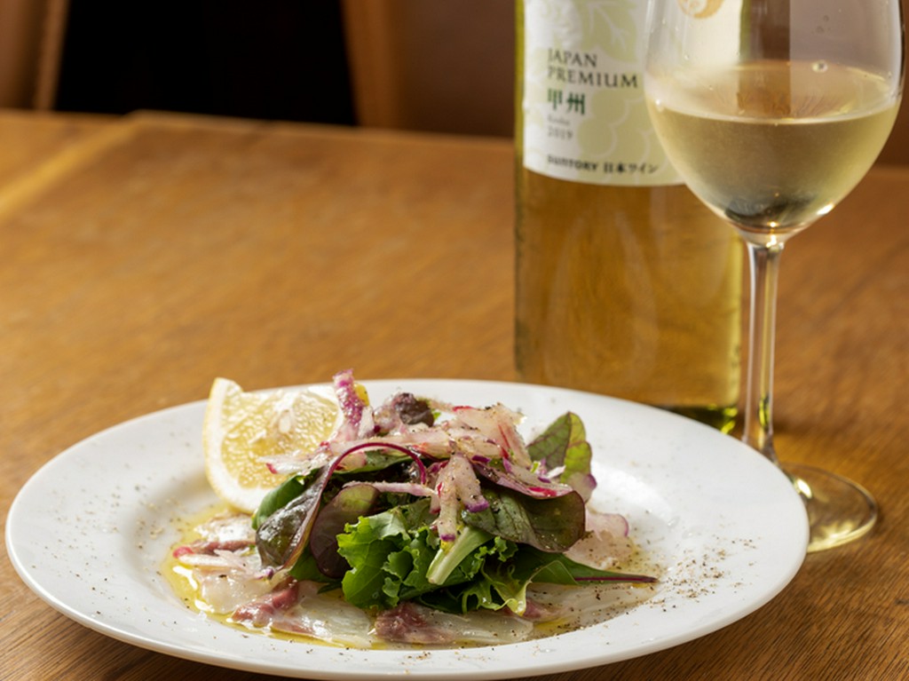 旬の鮮魚が主役の『本日のカルパッチョ』