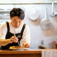 1つひとつを一所懸命かつ丁寧に。料理もサービスも雰囲気づくりにも、常にスタッフ一丸で意識を高め、“お客さまにお喜び頂けるお店づくり”を心掛けています。