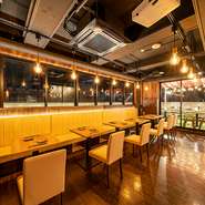 夜景×オシャレな店内！