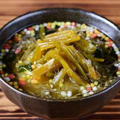 飲んだあとはコレ！　刺激的な〆メニュー『菜わさびのつんつん』