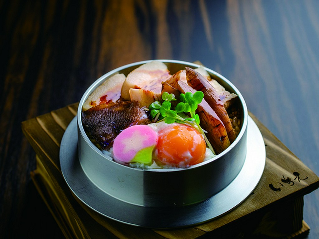 恵庭産放牧豚の角煮釜めし