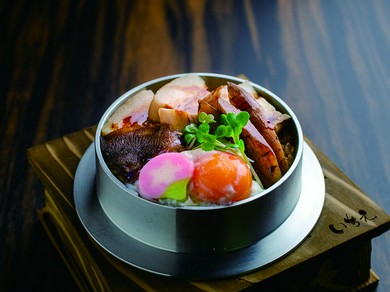 恵庭産放牧豚の角煮釜めし