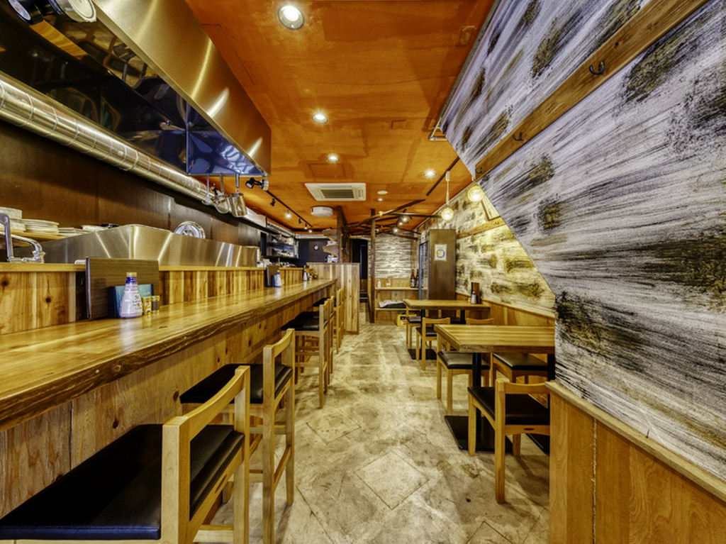 居心地の良いカウンター席は、お一人さまも大歓迎