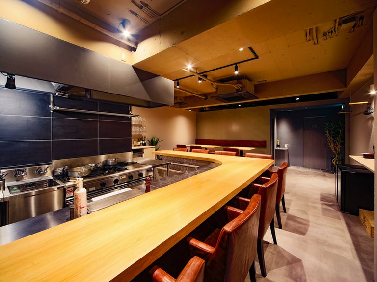 胡町の隠れ家で、贅沢なひとりフレンチを自然体で楽しめる!