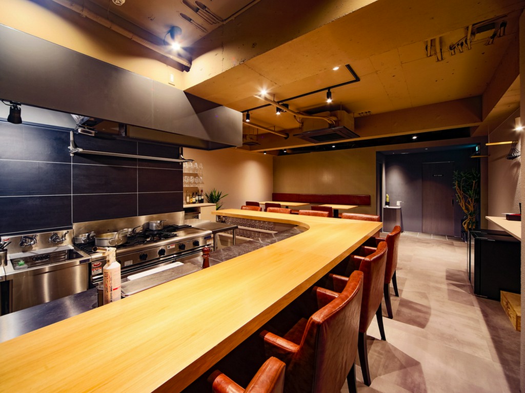 胡町の隠れ家で、贅沢なひとりフレンチを自然体で楽しめる！