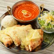 1種類カレー、チーズナン、ライス、パパド、サラダ、ソフトドリンク