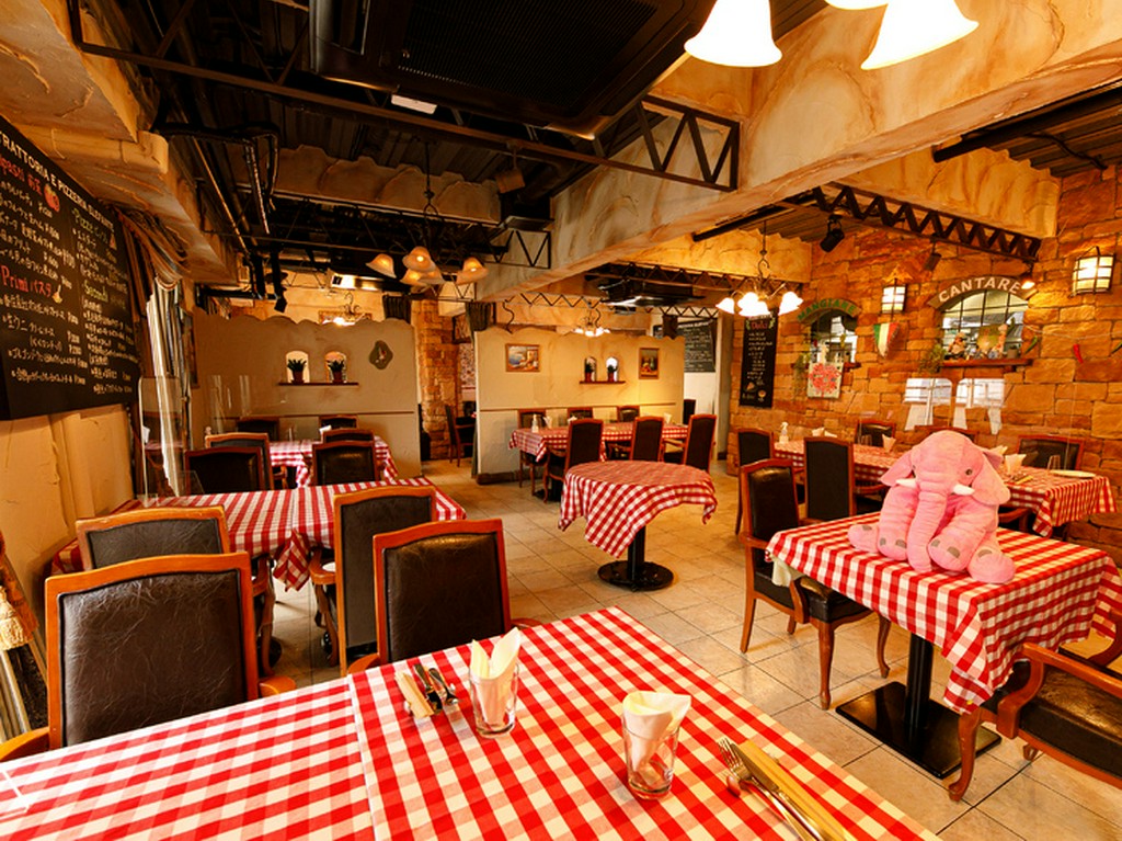 寛ぎの大人時間に最適な「TRATTORIA E PIZZERIA」