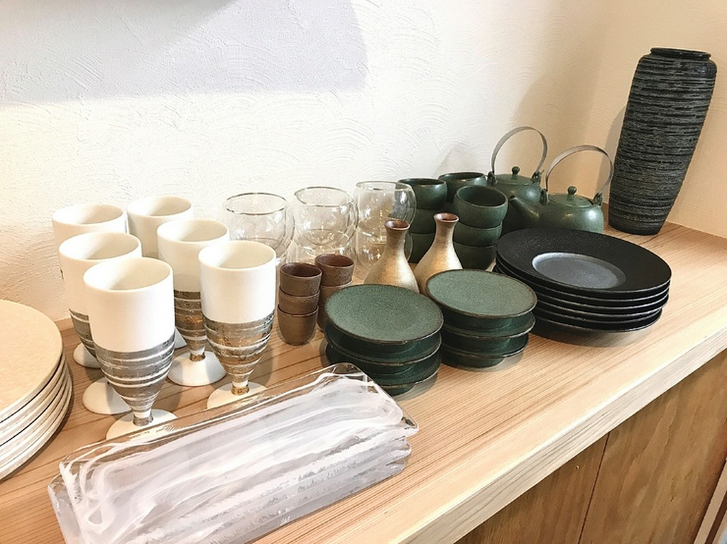 非日常のひと時にふさわしい空間をシンプルな設えで表現