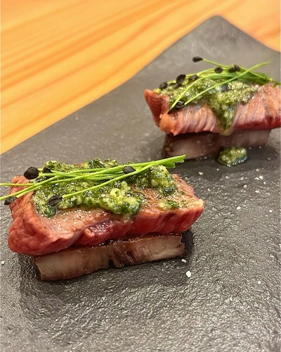 熊本県産最上級馬肉フィレ肉の炙り　大葉のジェノベーゼソース