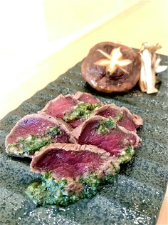 熊本産馬肉フィレ肉の瞬間グリル　大葉ジェノベーゼソース