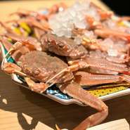 全国各地より、旬の食材・日本酒をご用意しております。
仕入れ状況でかわる料理長考案のおすすめ料理をお楽しみください。