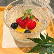 旬の季節の果物を白ワインのさっぱりとしたジュレと共に
※non alcohol