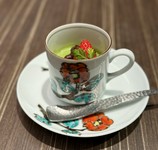 ホワイトチョコを使用した抹茶プリン。
あんこに負けない濃厚さ。