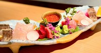 全国各地より、良質な旬の鮮魚を厳選。お造りでシンプルに味わっていただきたい逸品です。