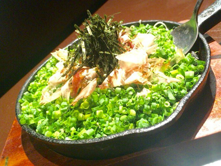 人気メニュー山芋鉄板焼き