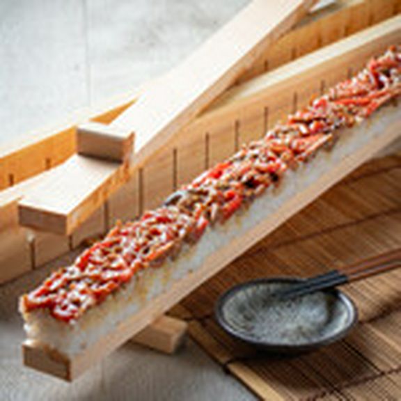 ロング牛とろユッケ寿司ハーフ