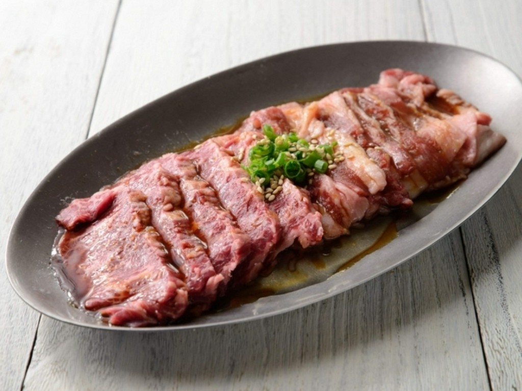 しっかりとした味付けで、ライスがどんどん進むおいしさ『ハラミ定食』