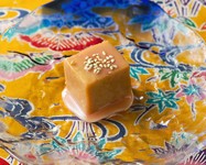 島豆腐を麹と泡盛で熟成した琉球王朝時代から伝わる珍味。
ちょっとずつなめるように食べてください。