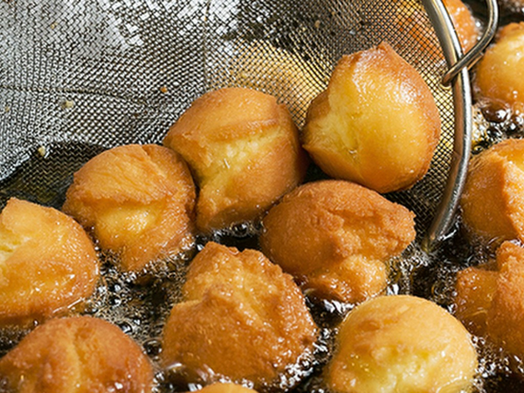 揚げたて!サータアンダギー