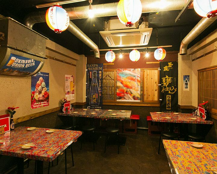 沖縄気分を満喫！宴会にピッタリな個室やフロア貸切OK！