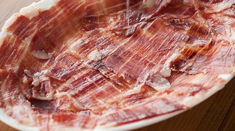 36ヵ月熟成ハモンイベリコベジョータと30ヵ月熟成ハモンセラーノ食べ比べセット