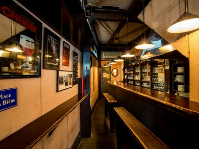 おしゃれで明るい店内でお食事をお楽しみ下さい