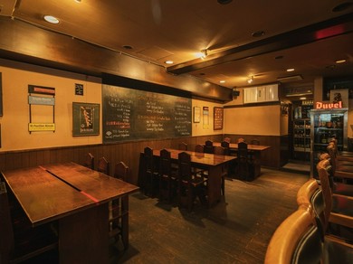 おしゃれで明るい店内でお食事をお楽しみ下さい