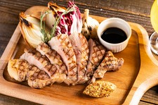 岩手県花巻市直送のプラチナポーク、白金豚のステーキ、お料理7品のコース！