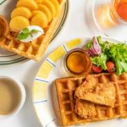 こだわりの素材をふんだんに使用した料理を、存分に堪能できるコース料理が多数用意されています。さらに、飲み放題付きもありながら、手頃価格なのも嬉しいポイント。