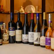 ワイン生産も誇る国。厳選された50種程のワインと絶品パーリンカ