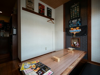 隣席を気にすることなく、食事も会話も満喫できる個室席