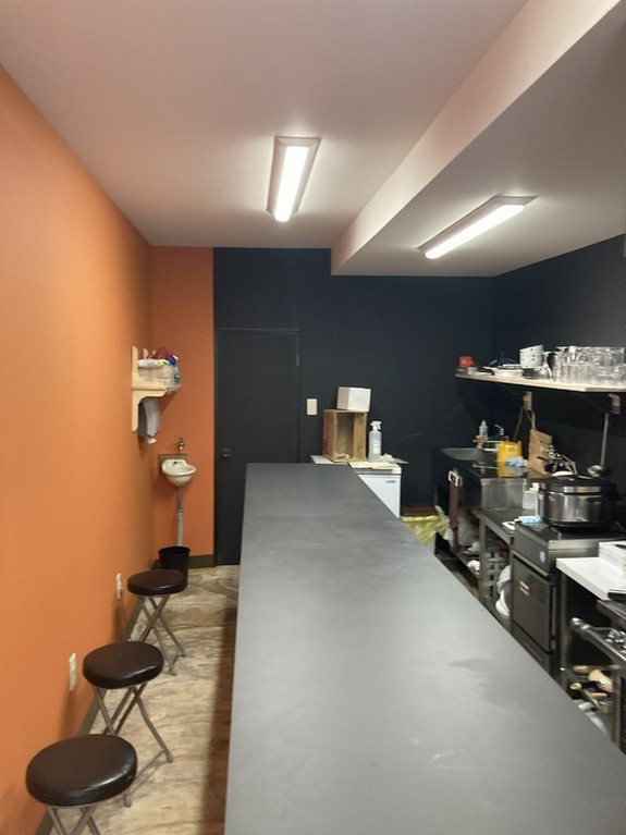 5名　カウンター席