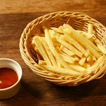 ４つの異なるチーズが、絶妙なバランスで組み合わさり、濃厚なチーズの世界が一度に楽しめます