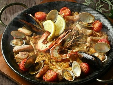 海の幸と山の幸のミックスパエリア(2人前～)