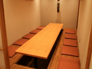 2名〜60名様迄ご利用可能な完全個室