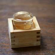■＋500円でワンランク上の飲み放題
飲み放題プラン(通常1500円)は＋500円で地酒なども楽しめるワンランク上の飲放題プラン
■＋500円で飲み放題が30分延長可能
飲み放題プラン(通常1500円)に＋500円で30分延長可能
