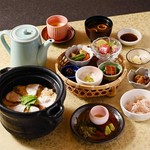 接待・顔合わせなど、大事なお集まりのお食事に。 鮮魚のお造りや天婦羅に日吉豚の豆乳小鍋をお付けします