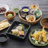 ※飲み放題は120分制（ラストオーダー：30分前）となります。 
※コースの当日キャンセル・人数減の場合には、お料理代を全額ご負担いただきます。あらかじめご了承ください。
※仕入れ状況により、一部内容が異なる場合もございます。