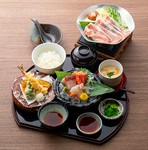 全国の漁協から直送で買い付ける新鮮なお造りと天婦羅も愉しめる御膳。