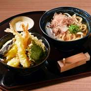・日吉豚の豆乳小鍋
・お造り三種盛り
・海老と旬野菜の天婦羅
・茶碗蒸し
・ごはん
・赤出汁
・香の物