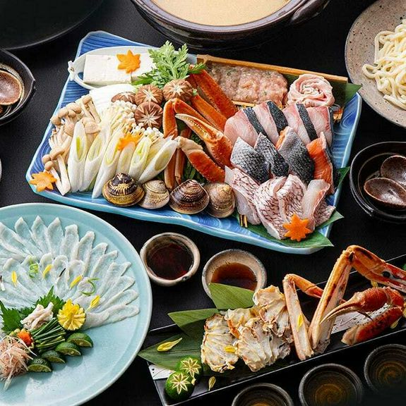 会食・接待・など、大事なお集まりのお食事に。鮮魚のお造りや天婦羅に日吉豚の豆乳小鍋をお付けします。