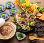 海と山の幸を豪快に盛り込んだ皿鉢で乾杯！旬菜の小鉢を囲む魚が旨いうおまん自慢のコース料理です。