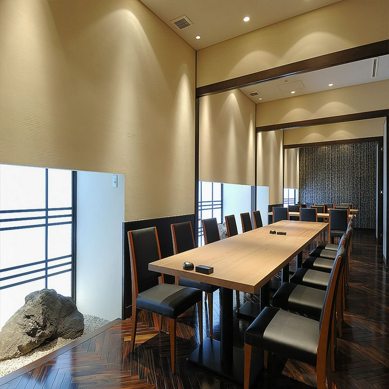 テーブル席の個室