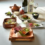 五感で味わう全九品。涼やかに、上質に、夏のひとときを。特別な接待や記念日にぜひご利用ください。