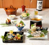 夏の味覚を楽しめる会席コース。
徳島県産鱧のすきしゃぶがメイン。接待や会食でお楽しみいただけます。