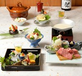 夏の味覚を楽しめる会席コース。
日本三大和牛の「近江牛」の豆乳鍋又はすきしゃぶがメイン。