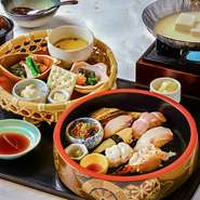 接待やご家族、ご友人との集まりに。
職人が丹精込めた「うおまんの籠盛りと豆乳出汁の美人豆富」をお楽しみ下さい。