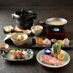 名物料理が楽しめるミニ会席。 「日吉豚」を使用した豆乳鍋をメインに、バランスの取れた全8品のコース。